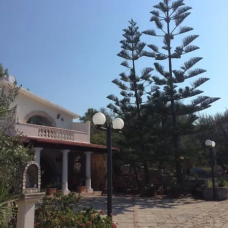 Casale Degli Angeli לינה וארוחת בוקר ויאסטה